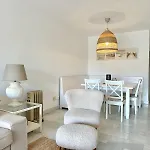 Modern 2 Bedroom Apartment In Marbella